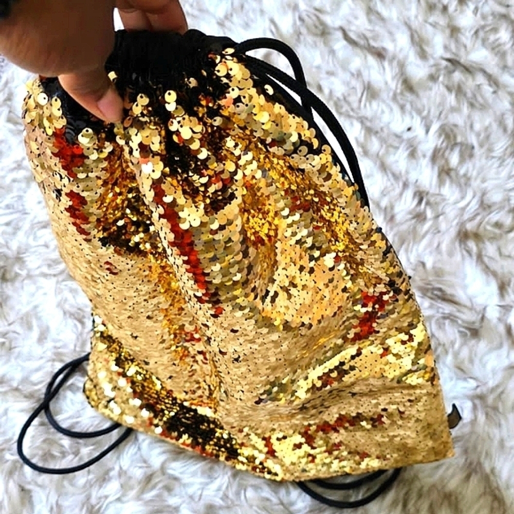 Sequence Gold Tone Drawstring Womens Backpack. 🌴 - Picture 3 of 4